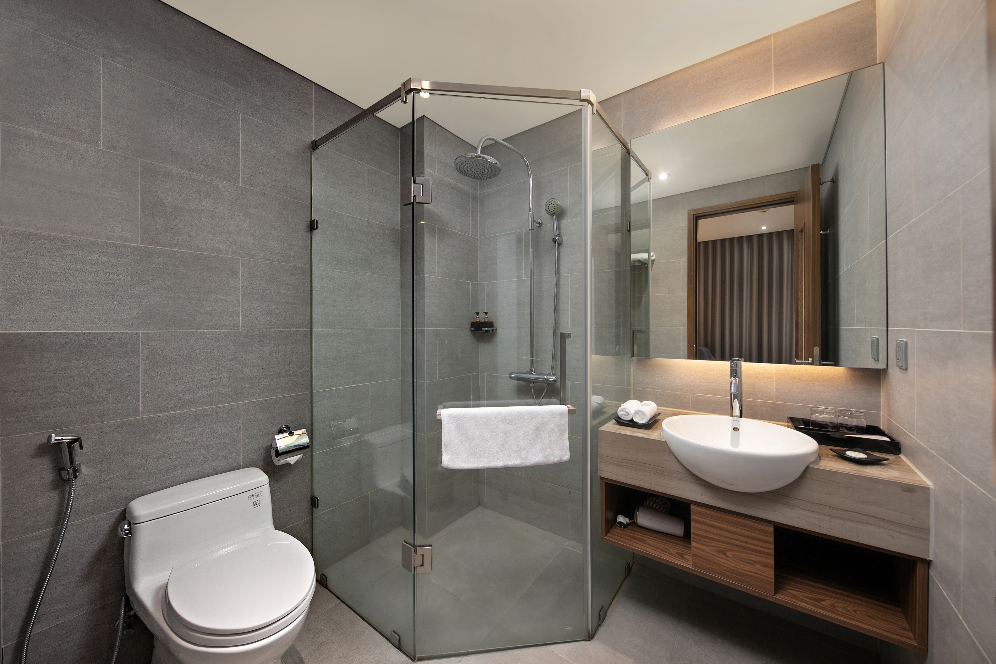 SUD - Toilet1.jpg
